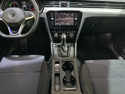 VW Passat GTE Business Premium Navi LED ACC PDC SHZ