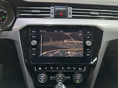 VW Passat GTE Business Premium Navi LED ACC PDC SHZ