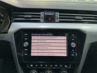 VW Passat GTE Business Premium Navi LED ACC PDC SHZ