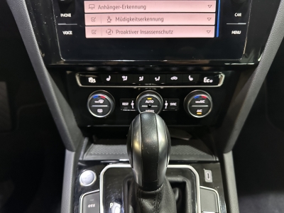 VW Passat GTE Business Premium Navi LED ACC PDC SHZ