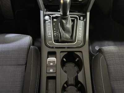 VW Passat GTE Business Premium Navi LED ACC PDC SHZ