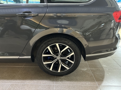 VW Passat GTE Business Premium Navi LED ACC PDC SHZ