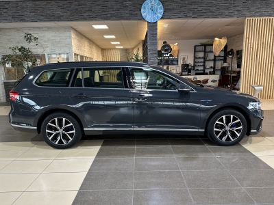 VW Passat GTE Business Premium Navi LED ACC PDC SHZ