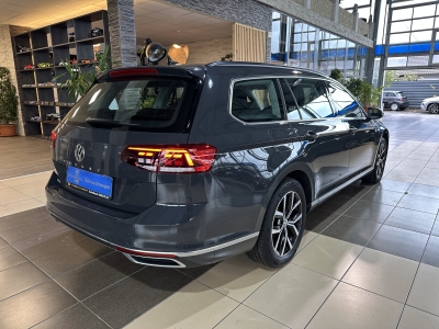 VW Passat GTE Business Premium Navi LED ACC PDC SHZ