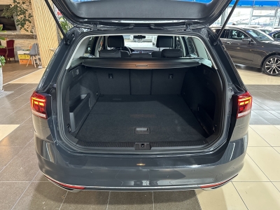 VW Passat GTE Business Premium Navi LED ACC PDC SHZ