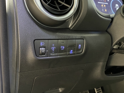 Hyundai KONA Select digCockpit ACC R.Cam PDC SHZ SOH100%
