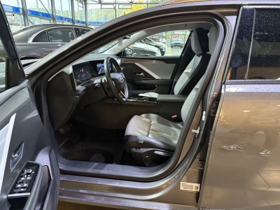 Opel Astra Elegance AHK Navi Ambiente-Licht R.Cam LED