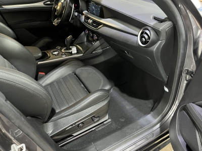 Alfa Romeo Stelvio Veloce*Q4*Sport*Harman/Kardon*Leder*ACC 