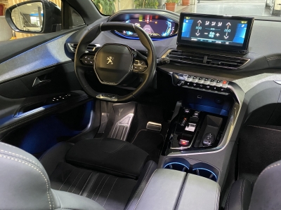 Peugeot 3008 Hybrid 225 GT Pano. Focal dig.Cockpit Navi