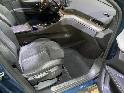 Peugeot 3008 Hybrid 225 GT Pano. Focal dig.Cockpit Navi