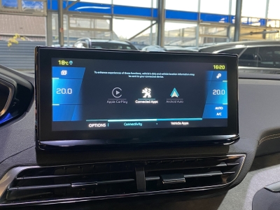 Peugeot 3008 Hybrid 225 GT Pano. Focal dig.Cockpit Navi