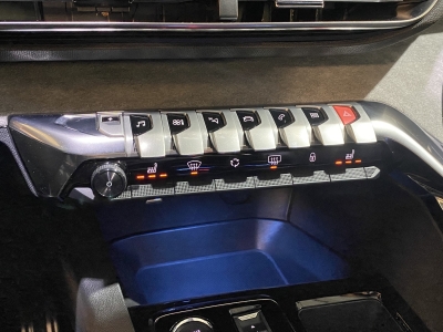 Peugeot 3008 Hybrid 225 GT Pano. Focal dig.Cockpit Navi