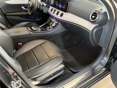 Mercedes-Benz E 300 de 4Matic Avantgarde Pano. Burmester AHK 