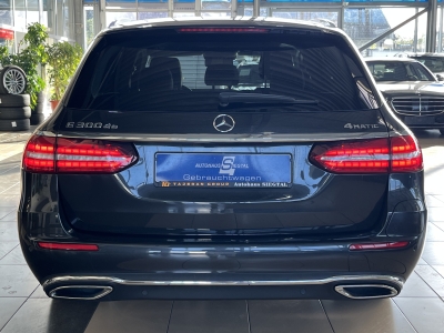 Mercedes-Benz E 300 de 4Matic Avantgarde Pano. Burmester AHK 