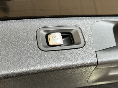 Mercedes-Benz E 300 de 4Matic Avantgarde Pano. Burmester AHK 