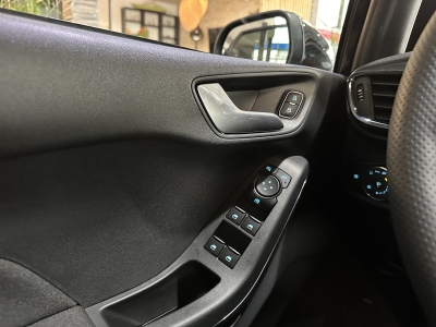 Ford Fiesta ST-Line LED R.Cam Sportfahrwerk PDC SHZ