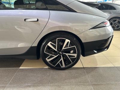 Hyundai IONIQ 6 4WD Uniq*BOSE-Paket*360Cam*SHZ*HUD*ACC