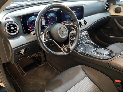 Mercedes-Benz E 300 Mild-Hybrid*ACC*LED*Navi*R.Cam*SHZ*CarPlay