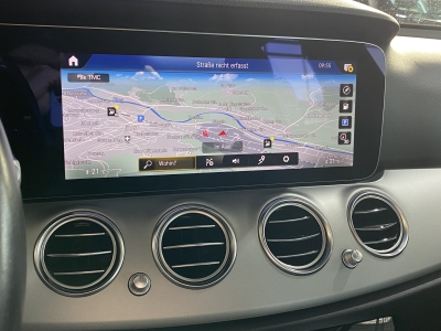 Mercedes-Benz E 300 Mild-Hybrid*ACC*LED*Navi*R.Cam*SHZ*CarPlay