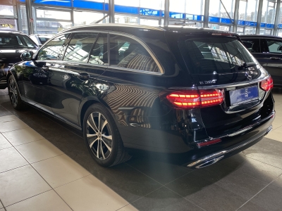 Mercedes-Benz E 300 Mild-Hybrid*ACC*LED*Navi*R.Cam*SHZ*CarPlay