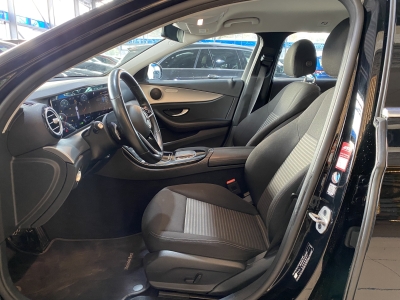 Mercedes-Benz E 300 Mild-Hybrid*ACC*LED*Navi*R.Cam*SHZ*CarPlay