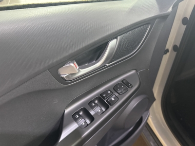 Hyundai KONA Select dig.Cockpit ACC R.Cam PDC DAB+ 