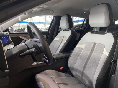 Opel Astra Elegance AHK Navi LED Ambiente-Licht ACC