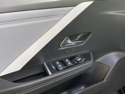 Opel Astra Elegance AHK Navi LED Ambiente-Licht ACC