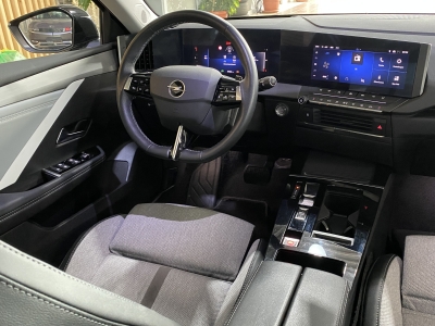 Opel Astra Elegance AHK Navi LED Ambiente-Licht ACC