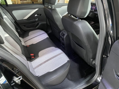 Opel Astra Elegance AHK Navi LED Ambiente-Licht ACC