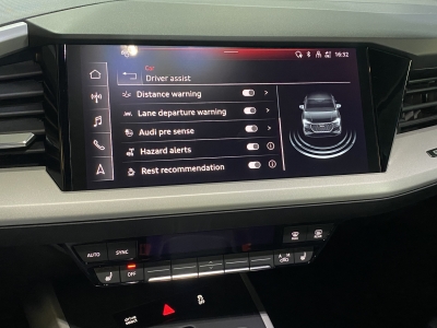 Audi Q4 e-tron 40 82 kWh LED MMI-Navi Plus SHZ PDC  