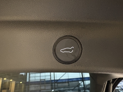 Tesla Model Y Pano Leder ACC Wärmepumpe LED Navi R.Cam
