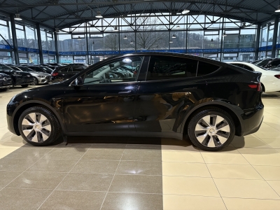 Tesla Model Y Pano Leder ACC Wärmepumpe LED Navi R.Cam