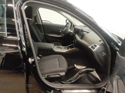BMW 320 d Innovation Comfort  Navi LED DAB R.Cam SHZ
