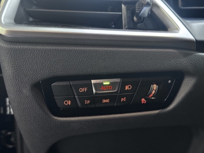 BMW 320 d Innovation Comfort  Navi LED DAB R.Cam SHZ