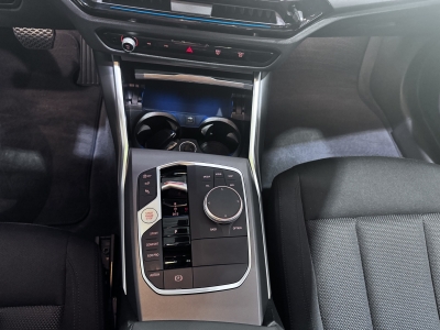 BMW 320 d Innovation Comfort  Navi LED DAB R.Cam SHZ