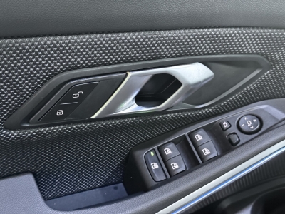 BMW 320 d Innovation Comfort  Navi LED DAB R.Cam SHZ