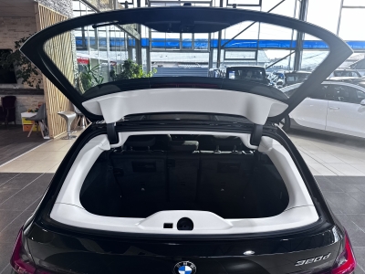 BMW 320 d Innovation Comfort  Navi LED DAB R.Cam SHZ