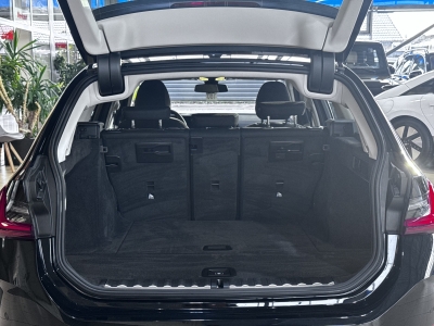 BMW 320 d Innovation Comfort  Navi LED DAB R.Cam SHZ