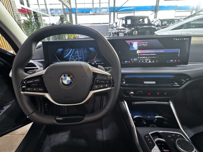 BMW 320 d Innovation Comfort  Navi LED DAB R.Cam SHZ