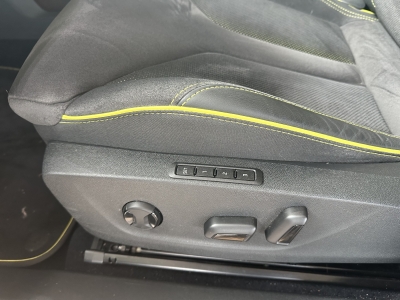 Skoda Enyaq RS Lounge Pano. dig.Cockpit Matrix-LED HUD