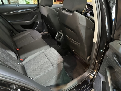 Skoda Octavia Style AHK LED dig.Cockpit PDC SHZ DAB+ 