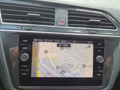 VW Tiguan Life 4Motion AHK LED ACC Navi PDC SHZ 