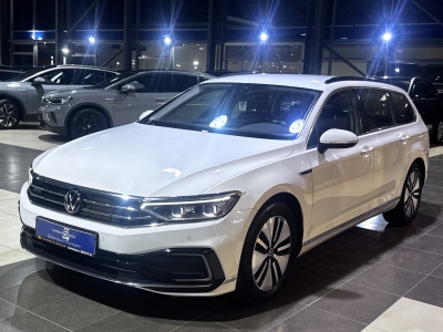 VW Passat GTE Navi Matrix-LED ACC Cockpit Standheiz