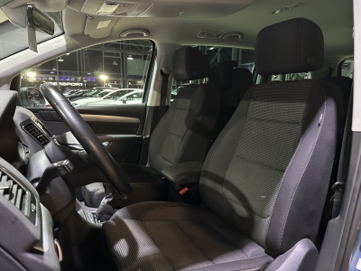 VW Sharan Comfortline 7-Sitzer Navi PDC DAB+ BLIS