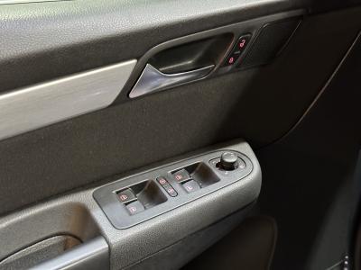 VW Sharan Comfortline 7-Sitzer Navi PDC DAB+ BLIS