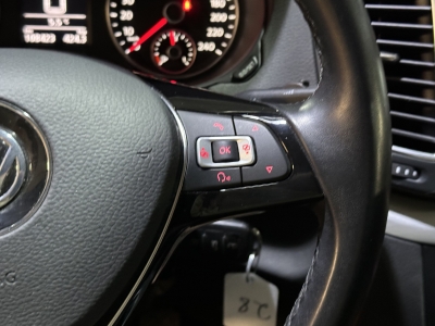 VW Sharan Comfortline 7-Sitzer Navi PDC DAB+ BLIS