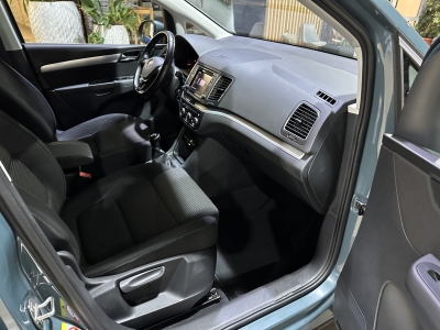 VW Sharan Comfortline 7-Sitzer Navi PDC DAB+ BLIS