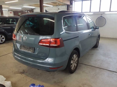 VW Sharan Comfortline 7-Sitzer Navi PDC DAB+ BLIS