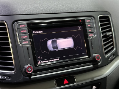 VW Sharan Comfortline 7-Sitzer Navi PDC DAB+ BLIS